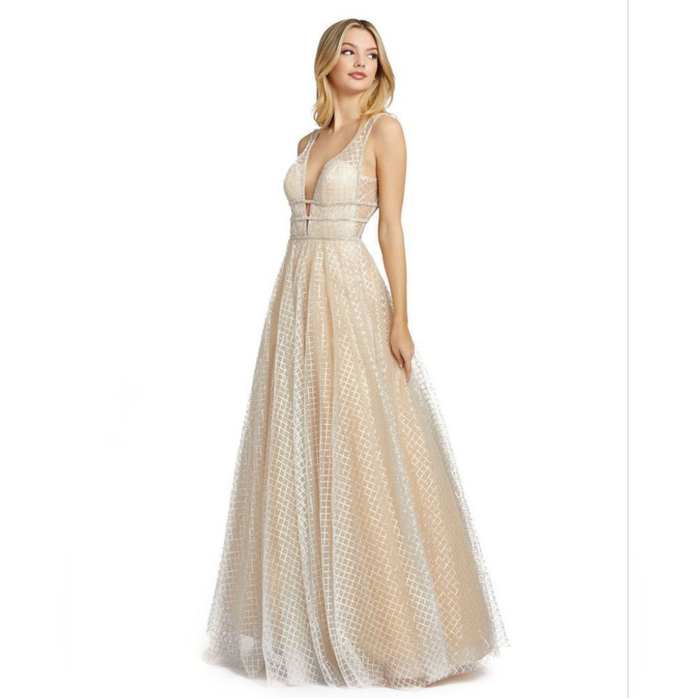 MAC DUGGAL- NUDE/SILVER LATTICE SEQUINED EMBELLISHED SIZE 10
